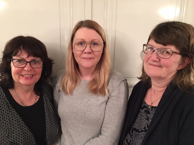 Gun Gillenäng, Sandra Pettersson och Ros-Marie Andersson som arbetar inom familjedaghemmen i Jörlanda.